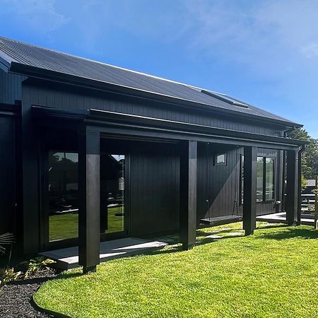 Hillbrook - A Luxurious Guesthouse Ohauiti Luaran gambar